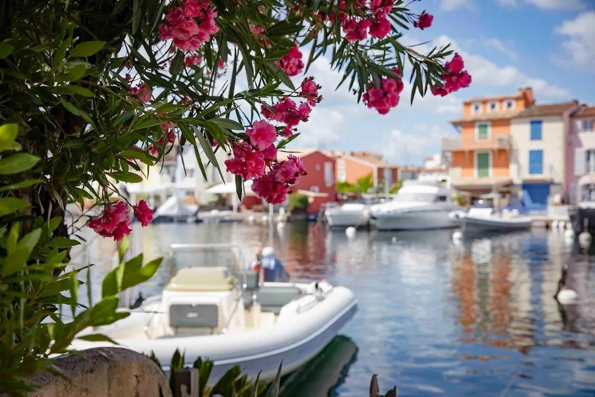 Apartment Luxueux Appartement Avec Terrase Sur La Mer Grimaud France