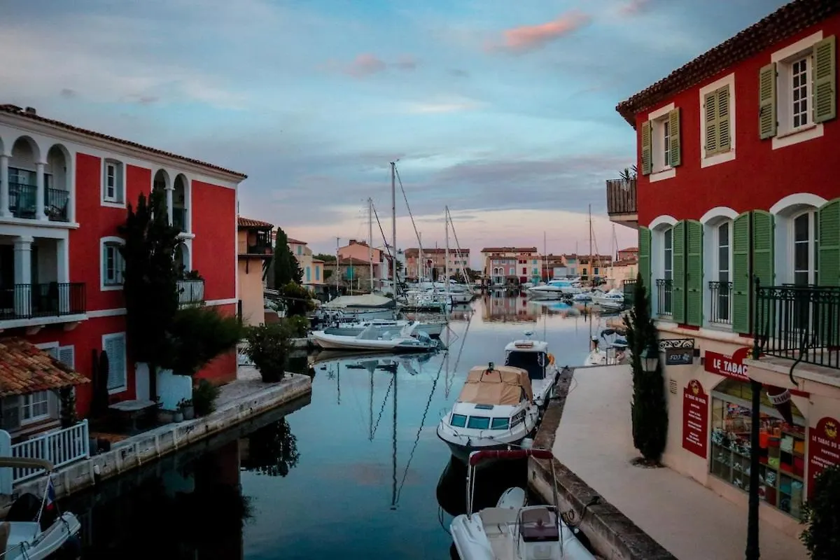 Luxueux Appartement Avec Terrase Sur La Mer Grimaud Apartment
