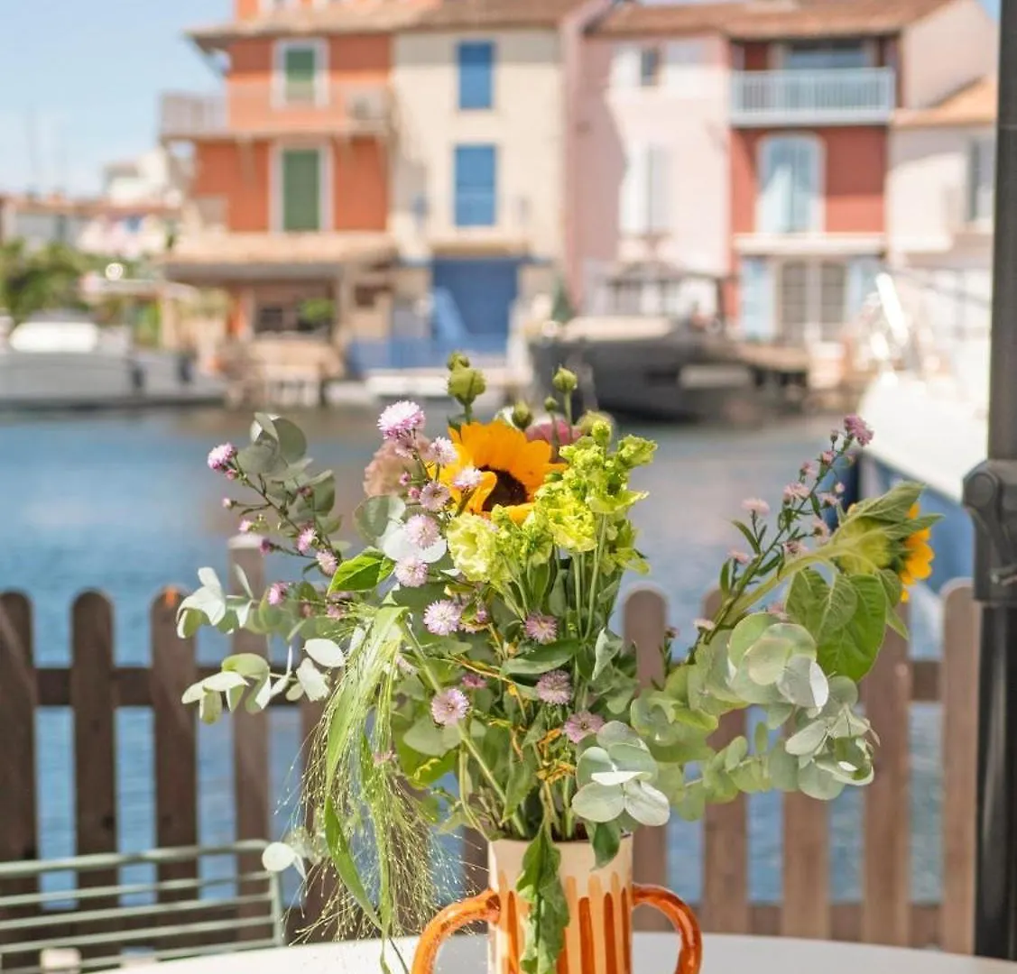 Apartment Luxueux Appartement Avec Terrase Sur La Mer Grimaud